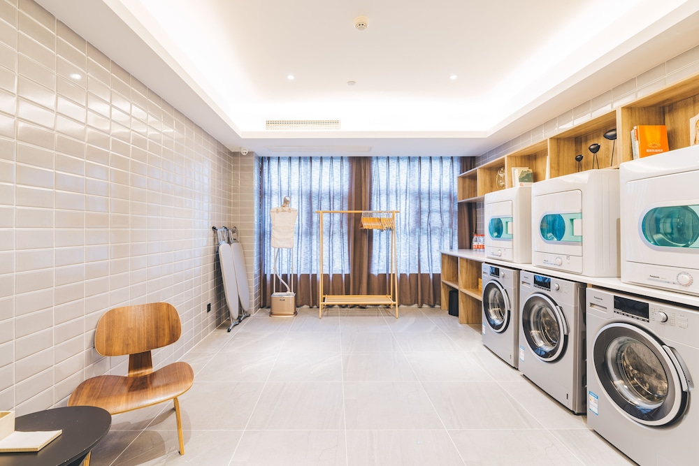 atour s hotel south gate xian