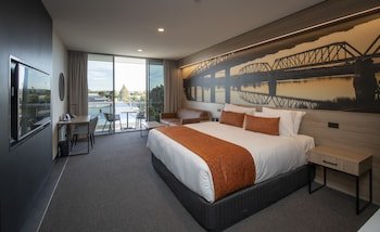 bridgeport hotel