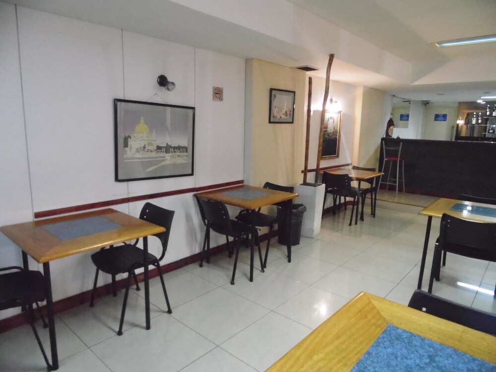 hotel adrazi