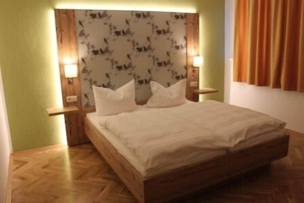 Ferienhotel Haus Am Ahorn,In Schoeneck,3 star