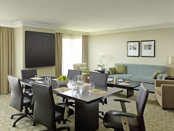 chelsea hotel toronto