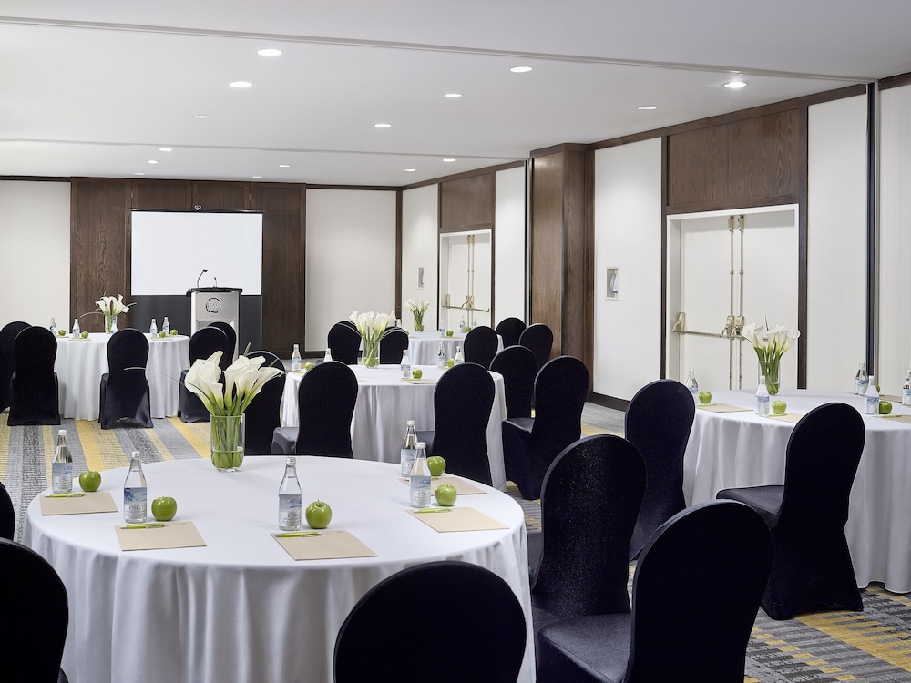 chelsea hotel toronto