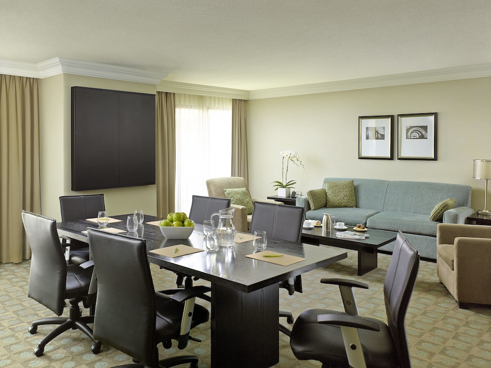 chelsea hotel toronto