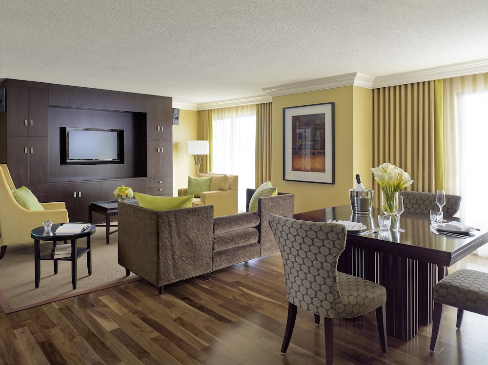 chelsea hotel toronto