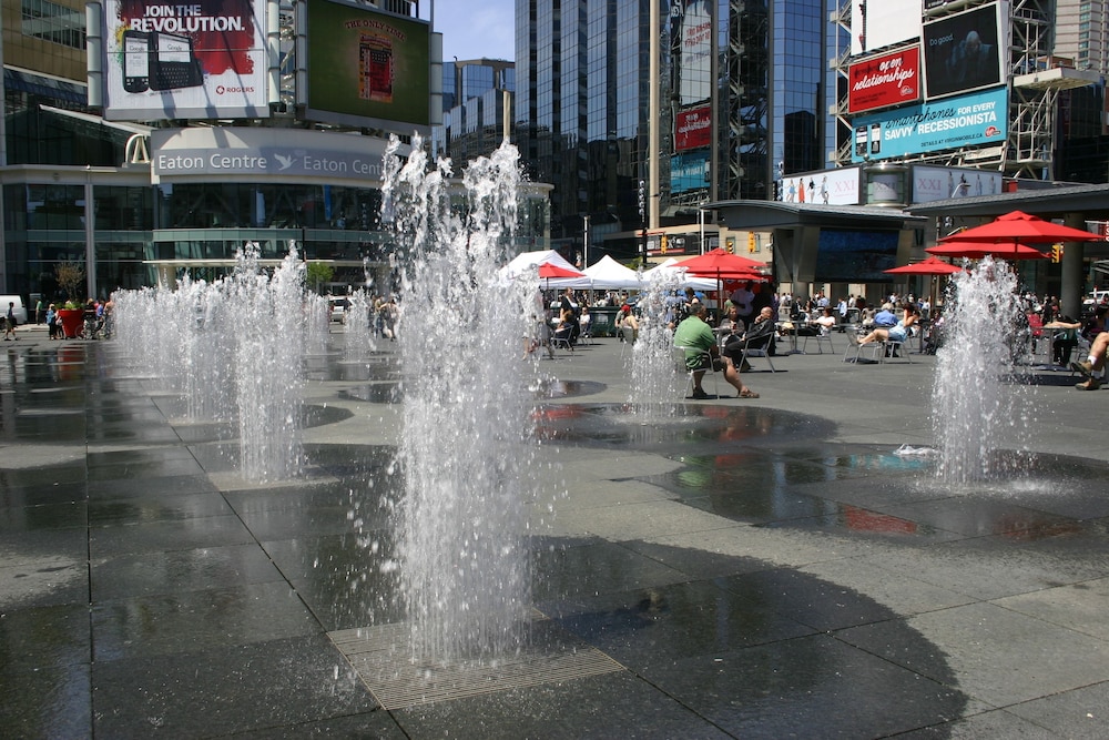 chelsea hotel toronto