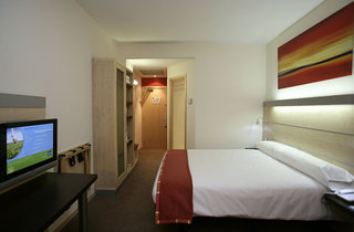 bandb hotel madrid aeropuerto t1 t2 t3