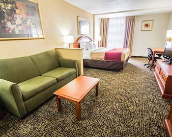 quality inn and suites winter park village area