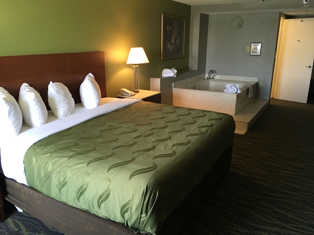 quality inn and suites winter park village area