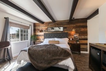 shell beach inn