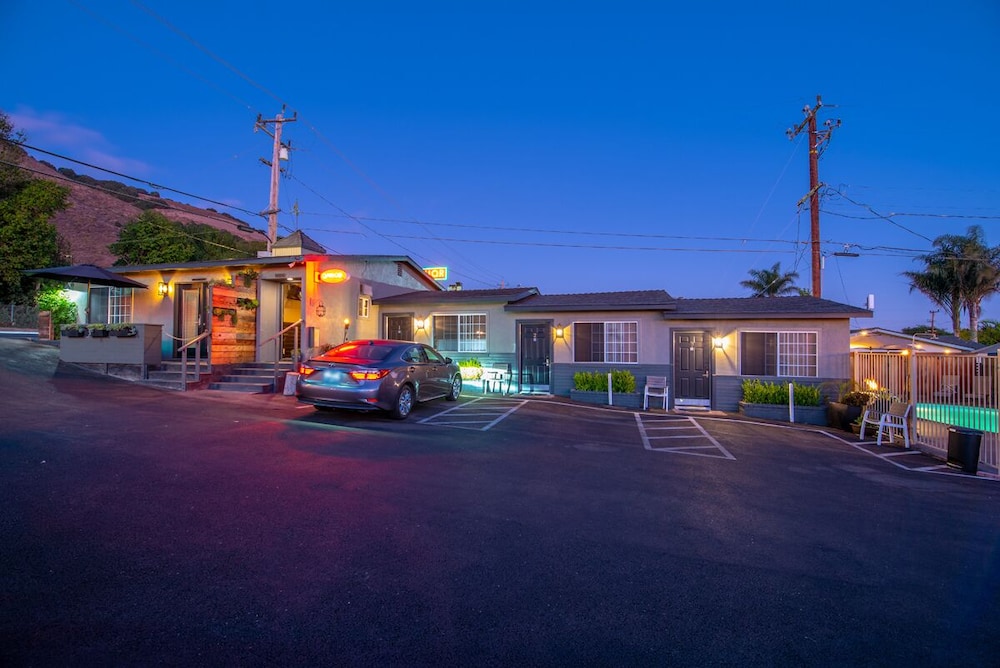 shell beach inn