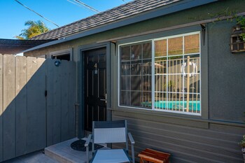 shell beach inn