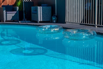 shell beach inn