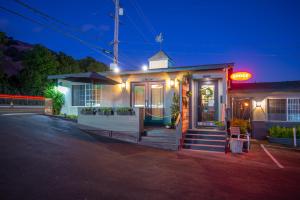 shell beach inn