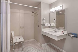 baymont by wyndham albuquerque airport