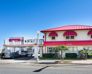 Ocean 27,2707 Atlantic Ave,3 star