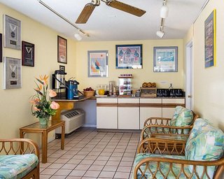 Ocean 27,2707 Atlantic Ave,3 star