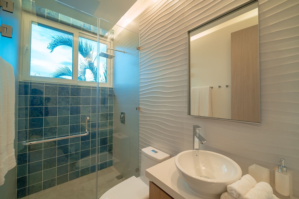 paradise beach hotel and resort