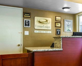 econo lodge sacramento convention center