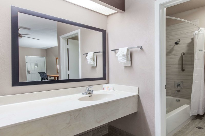 grand villa inn galleria