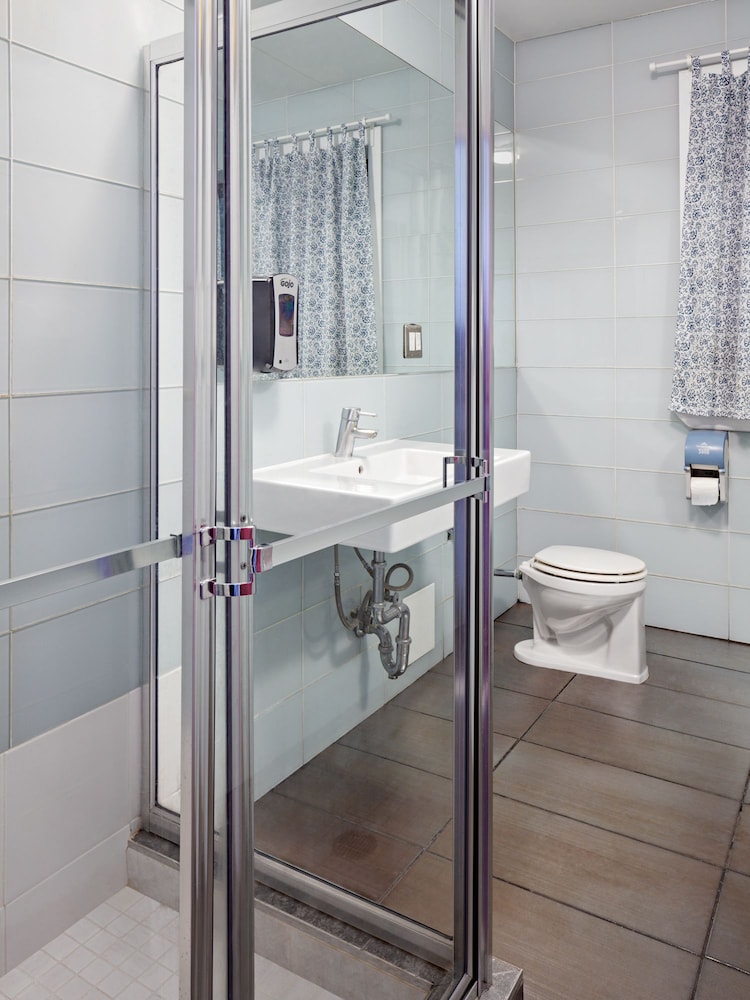 central park west hostel