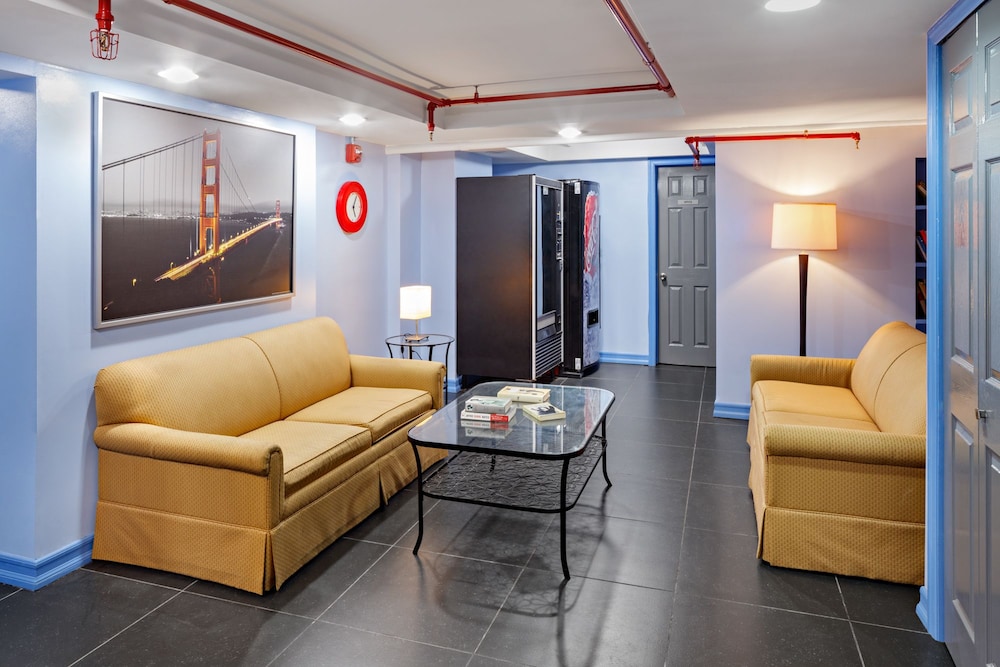 central park west hostel