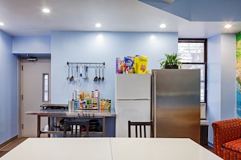 central park west hostel