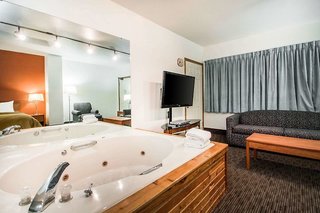 clarion pointe tomah