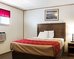 econo lodge wall