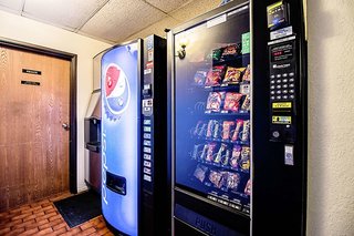 econo lodge watertown