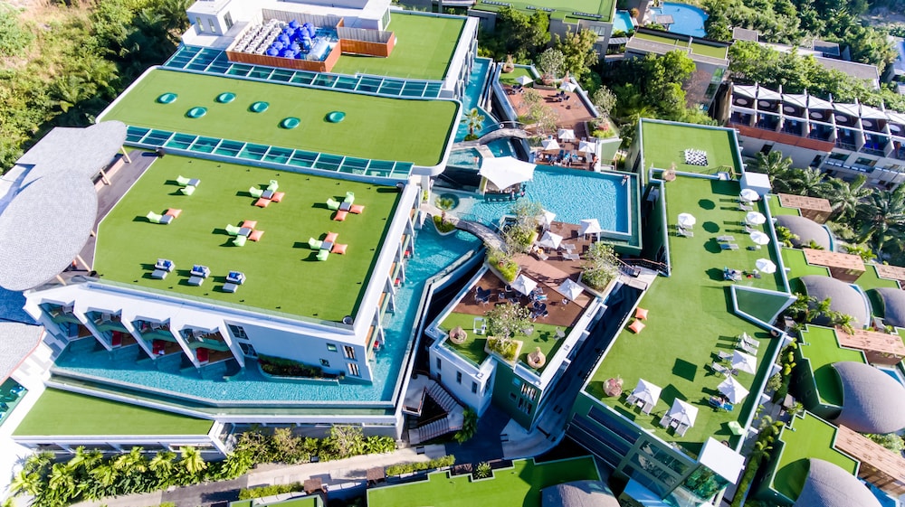 Crest Resort And Pool Villas,Near Patong Beach,5 star