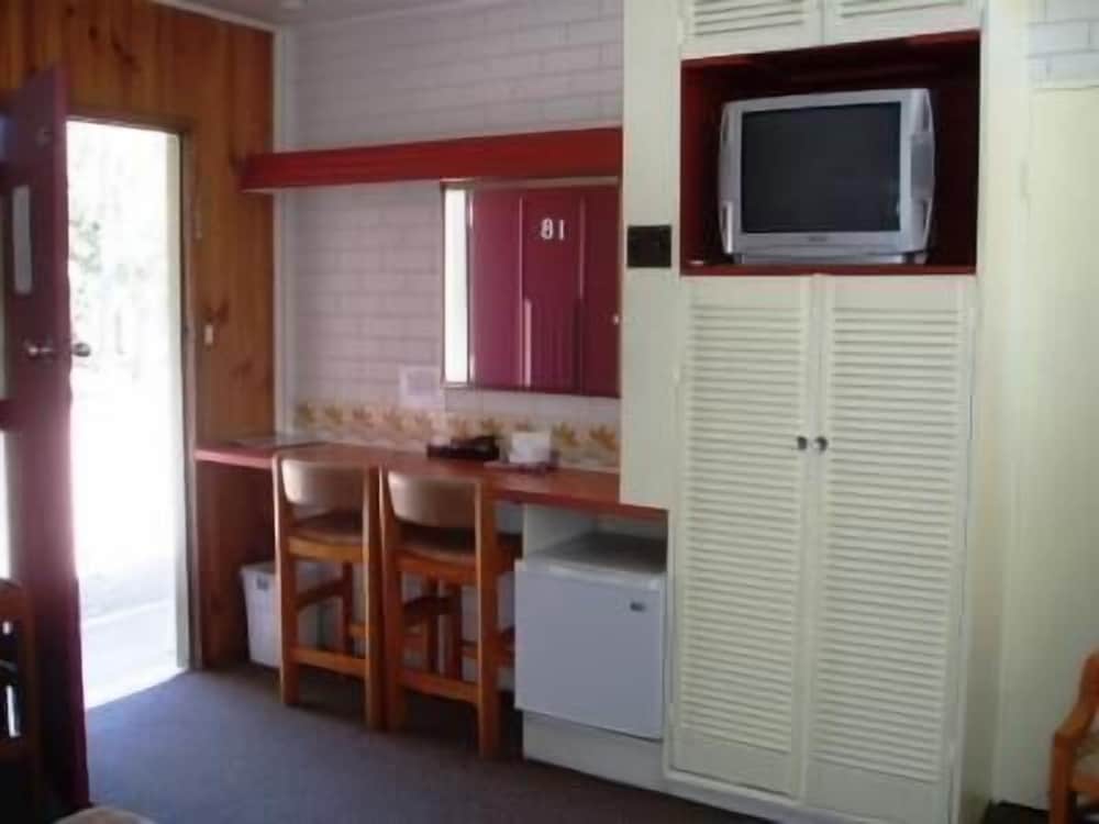 mayfield motel