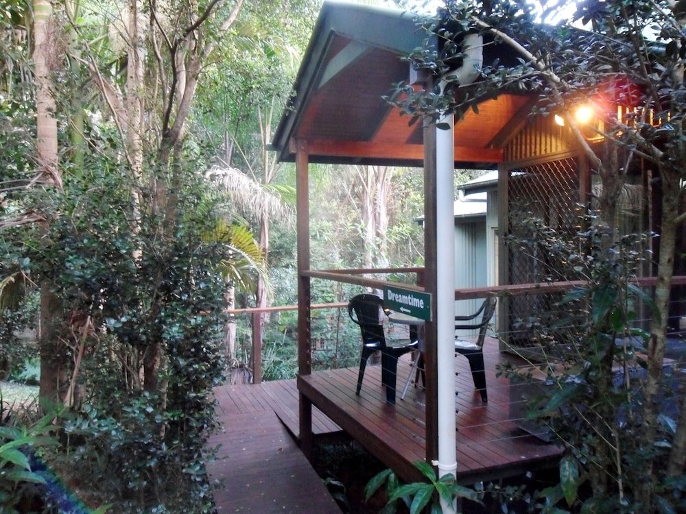 treetops accommodation montville