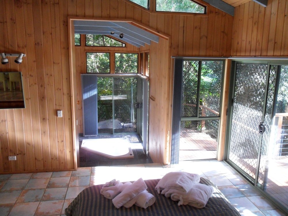 treetops accommodation montville
