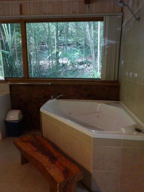 treetops accommodation montville