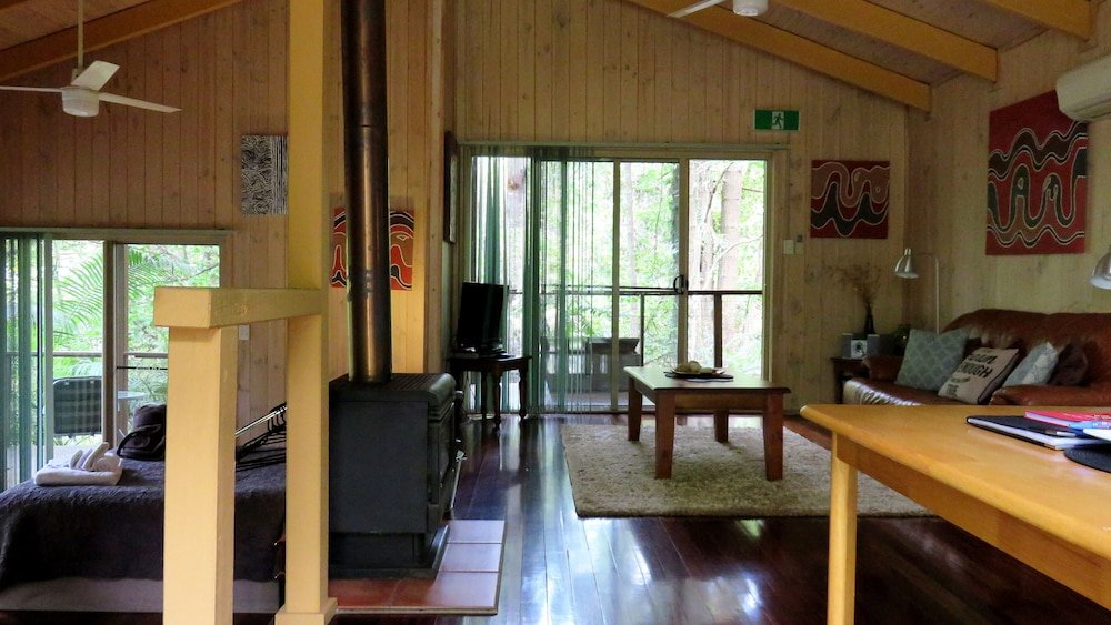 treetops accommodation montville