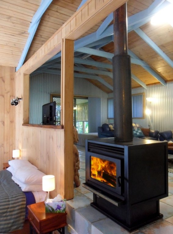 treetops accommodation montville