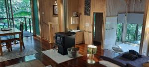 treetops accommodation montville
