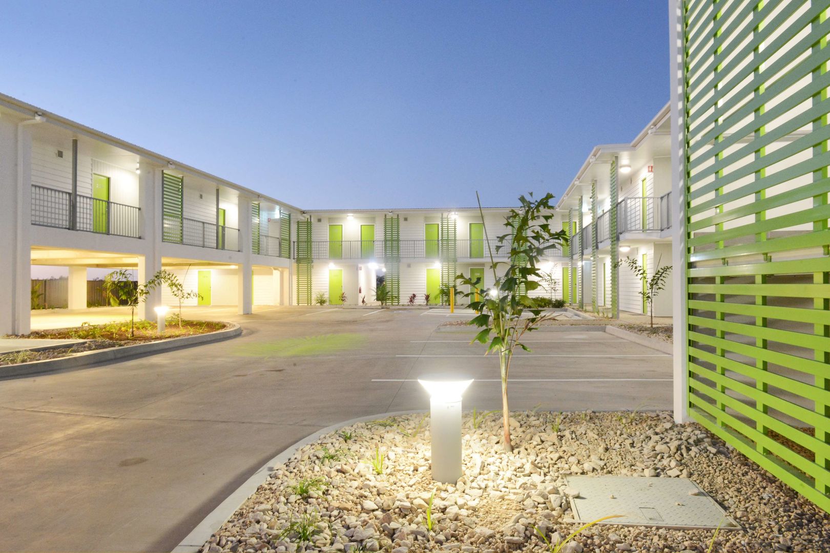 mackay oceanside central hotel