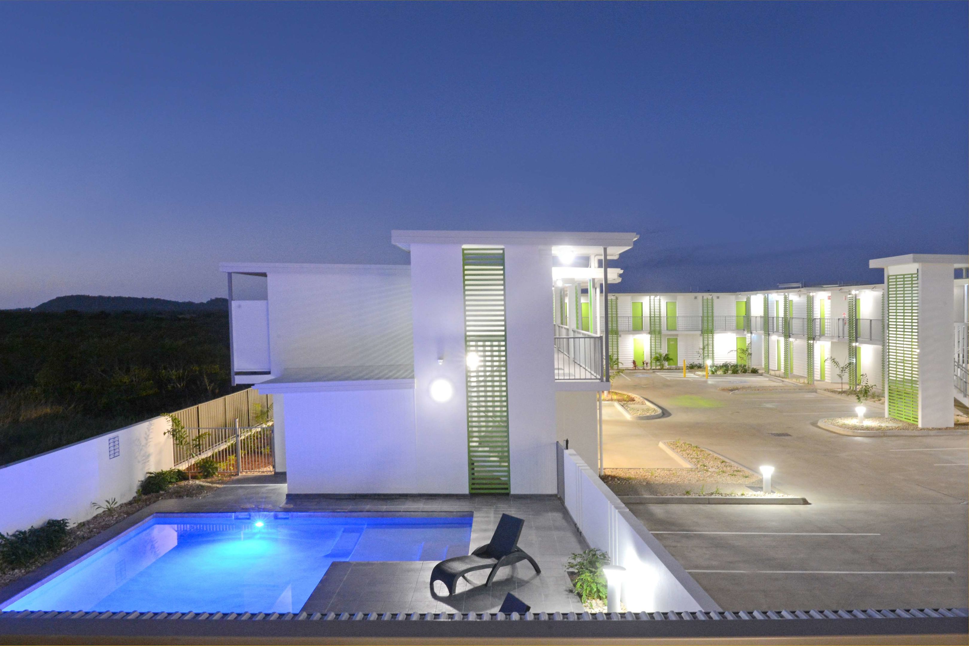 mackay oceanside central hotel