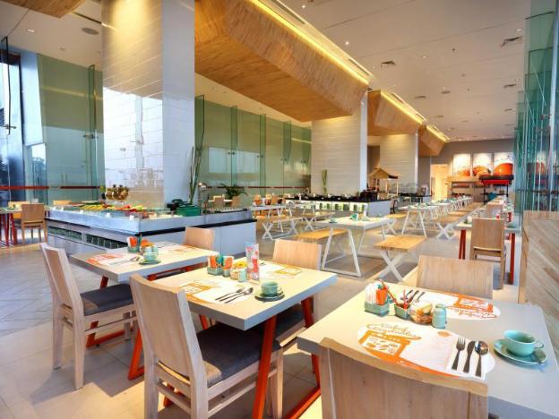 harris hotel and conventions gubeng surabaya