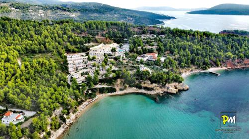 alonissos beach bungalows and suites hotel