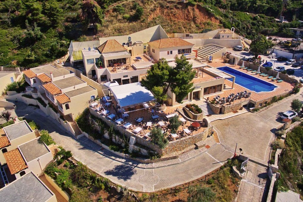 alonissos beach bungalows and suites hotel