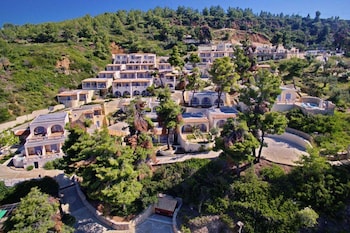alonissos beach bungalows and suites hotel