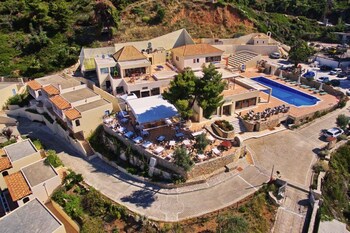 alonissos beach bungalows and suites hotel