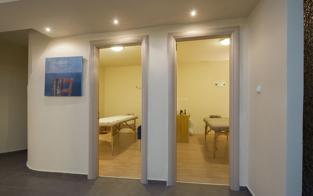 alonissos beach bungalows and suites hotel