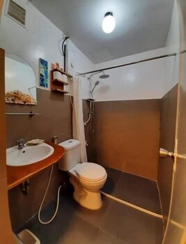 8Colors Beach House,Boracay>>Balabag,3 star