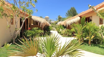 laguna gili beach resort