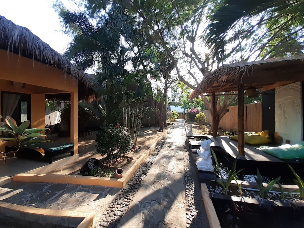 laguna gili beach resort