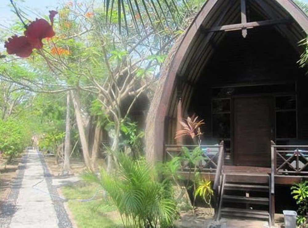 laguna gili beach resort
