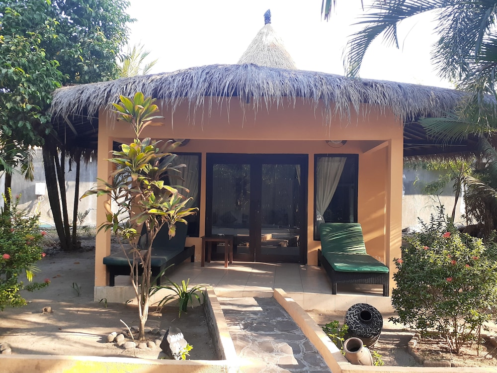 laguna gili beach resort